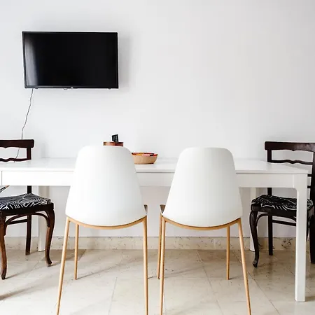 Old Town L Stylish L Modern نيرخا